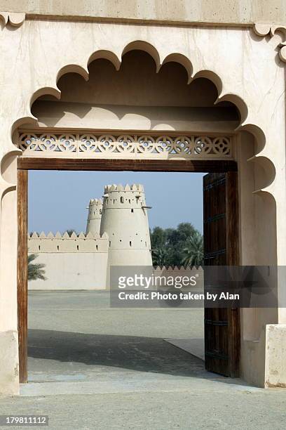 al ain fort - old abu dhabi stockfoto's en -beelden
