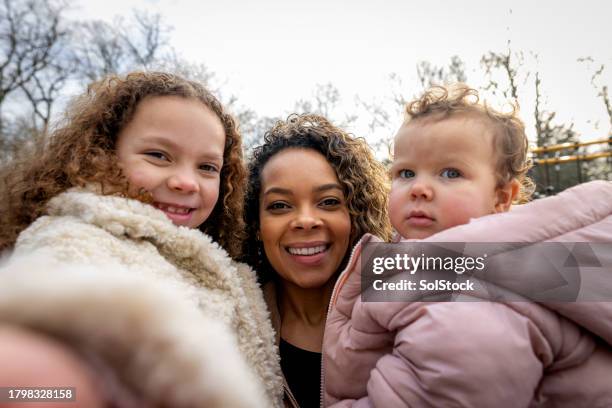selfie with mum and sister - day in the life series stock pictures, royalty-free photos & images