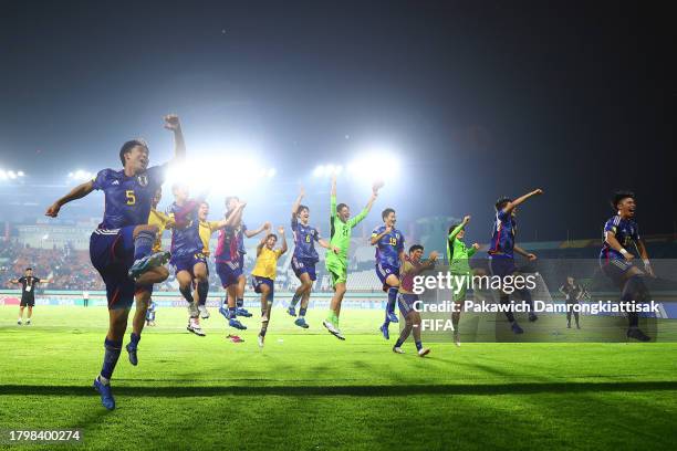 Kotaro Honda of Japan and his team mates celebrates victory after the Group D match between Senegal and Japan during the FIFA U-17 World Cup at Si...