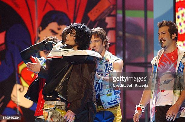 Justin Timberlake hugs Michael Jackson during 2001 MTV Video Music Awards - Show at Metropolitan Opera House in New York City, New York, United...