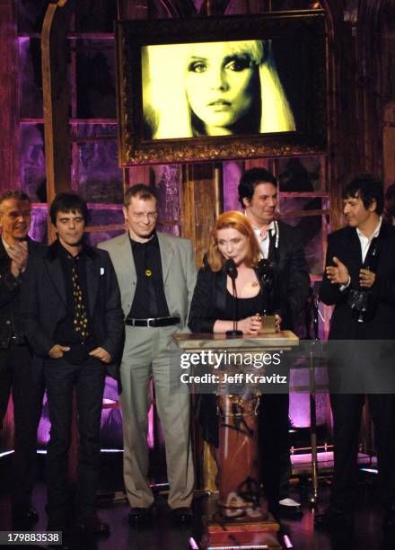 Nigel Harrison, Frank Infante, Gary Valentine, Debbie Harry, Jimmy Destri and Clem Burke of Blondie, inductees