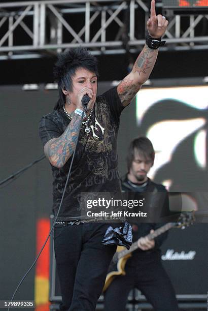 Jacoby Shaddix of Papa Roach during KROQ Inland Invasion 2006 at Hyundai Pavilion at Glenn Helen in San Bernardino, California, United States.