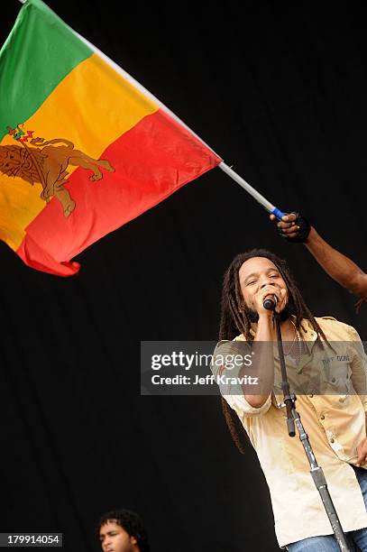 Stephen Marley performs on stage during Bonnaroo 2008 on June 13, 2008 in Manchester, Tennessee.