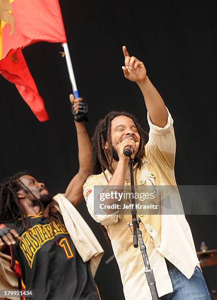 Stephen Marley performs on stage during Bonnaroo 2008 on June 13, 2008 in Manchester, Tennessee.