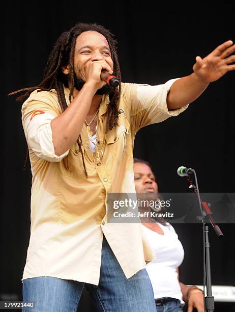 Stephen Marley performs on stage during Bonnaroo 2008 on June 13, 2008 in Manchester, Tennessee.