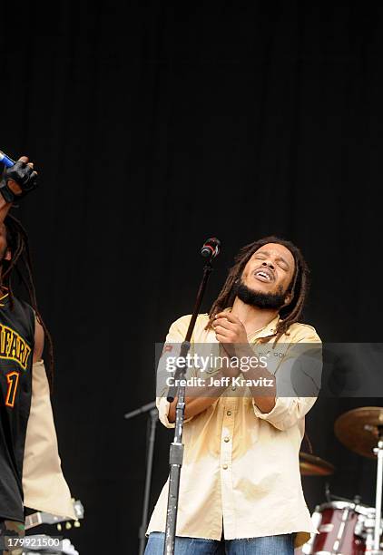 Stephen Marley performs on stage during Bonnaroo 2008 on June 13, 2008 in Manchester, Tennessee.