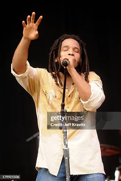 Stephen Marley performs on stage during Bonnaroo 2008 on June 13, 2008 in Manchester, Tennessee.