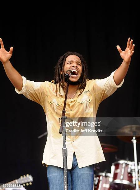 Stephen Marley performs on stage during Bonnaroo 2008 on June 13, 2008 in Manchester, Tennessee.