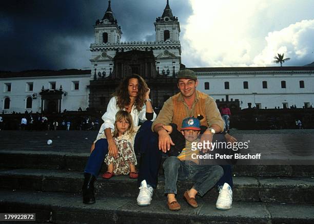 Heinz Hoenig, Ehefrau Simone, Tochter;Paula, Sohn Lukas, Urlaub,;Quito/Ecuador/Südamerika, Mütze, Familie,