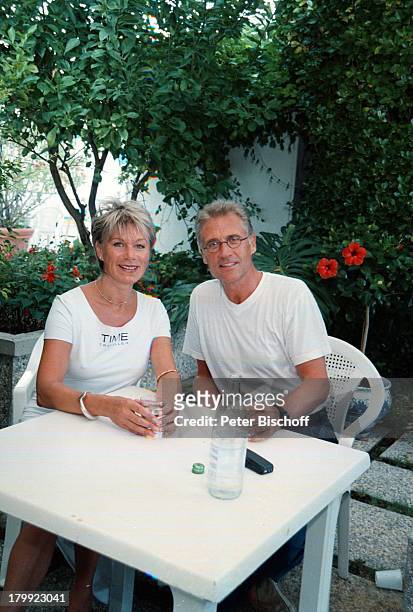 Robert Atzorn, Ehefrau Angelika Hartung,;"Der Kapitän"-Folge: "Verlorene Liebesmüh";ZDF-Reihe, Dreh Genua/Italien, Urlaub,