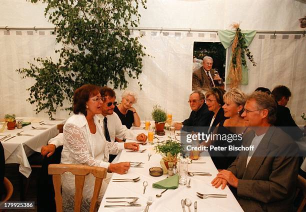 Lore Strack, Dieter Wedel, Robert Atzorn,;Ehefrau Angelika Hartung, zum Gedenken an;den 70. Geburtstag von Günter Strack;versammelten sich alle seine...