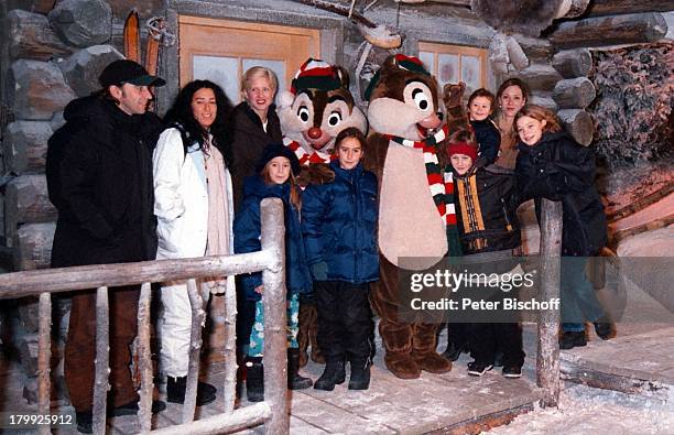Dieter Landuris mit Ehefrau Natascha;Skapiro, Dana Schweiger, Fanny und;Isabella Landuris, "Chip und Chap", Max;Felder, Carin C. Tietze mit Tochter...