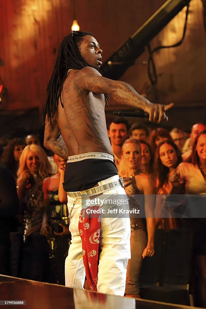 Famous Rapper In 2008 Rapper Lil' Wayne on stage at the 2008 MTV Video Music Awards at ...