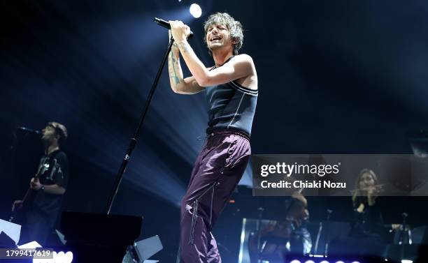 Louis Tomlinson performs at The O2 Arena on November 17, 2023 in London, England.