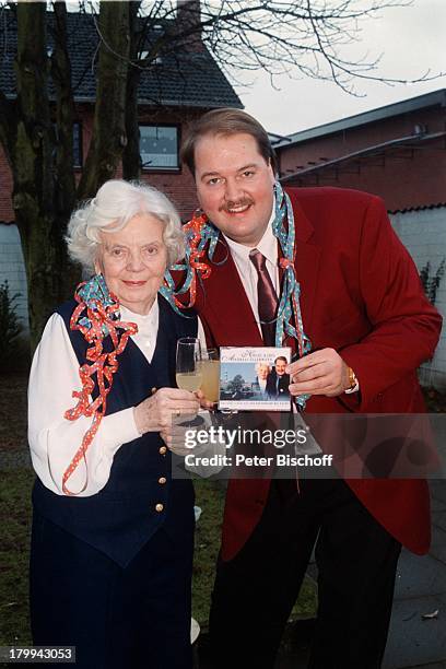 Heidi Kabel, Andreas Ellermann,;Silvestermotiv, Luftschlangen, Sektglas,;Sekt, CD, Silvester,