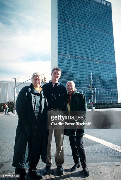 Günter Pfitzmann, Ehefrau Lilo, Sohn Dr.;Robert Pfitzmann, New York, USA, Urlaub,;Stadtbummel, Weihnachtseinkauf, Haus der;Vereinten Nationen,...