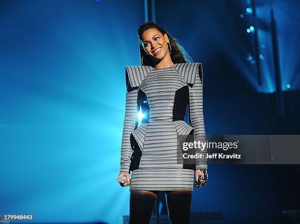Beyonce 2008 Photos and Premium High Res Pictures - Getty Images