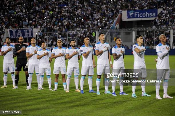Players of Hinduras sing the national anthem prior the CONCACAF Nations League quarterfinals first leg match between Honduras and Mexico at Estadio...