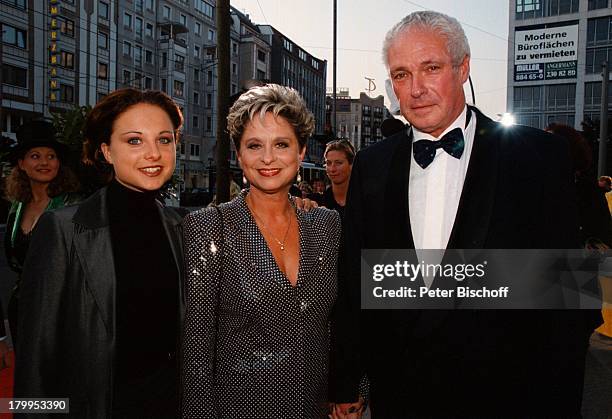 Dagmar Frederic, Tochter Maxie, Lebensgefährte Dr. Klaus Lenk, "Goldene Henne 99", Berlin, Deutschland, Europa, Friedrich-Stadtpalast,