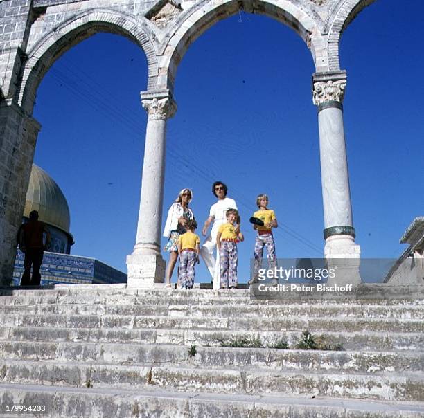 Franz Beckenbauer, Ex-Ehefrau Brigitte,;Jerusalem/Israel, am Rande der;Dreharbeiten zum Kinofilm "Libero",;Urlaub, arabische Moschee, Treppe, Stufen,