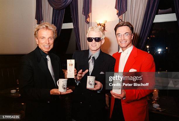 Siegfried & Roy, Heino, Vorstellung des;"White Tiger Tea", in der Bar des "Steigenberger Parkhotels, Düsseldorf, Tee-Tasse, Becher, Sonnenbrille,...