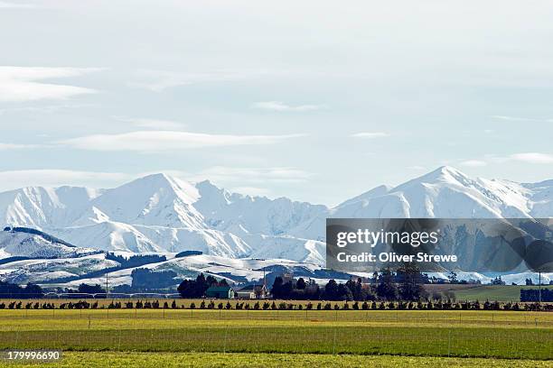 southern alps & canterbury plains - christchurch región de canterbury fotografías e imágenes de stock