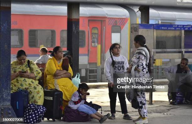 Train Strained Sugar Cane Train Photos and Premium High Res Pictures - Getty Images
