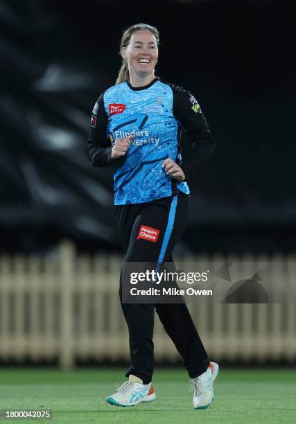 Amanda-Jade Wellington of the Strikers celebrates after dismissing Ashleigh Gardner of the Sixers during the WBBL match between Sydney Sixers and...