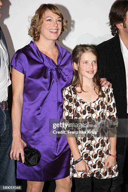 Elke Winkens Und Leonie Brill Bei Der Premiere Zu "Pornorama" Am 081007 In München .