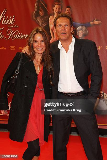 Christian Tramitz Und Ehefrau Anette Bei Der Premiere Von "Lissi Und Der Wilde Kaiser" In Der Residenz In München .