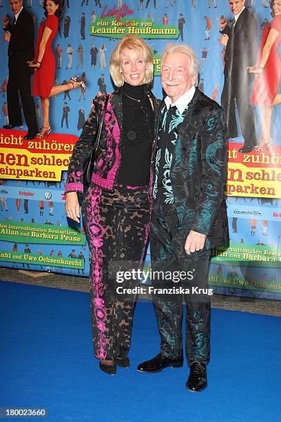 James Last Und Ehefrau Christine Bei Der Premiere Von "Warum Männer Nicht Zuhören Und Frauen Schlecht Einparken Können" Im Cinemaxx In Berlin .