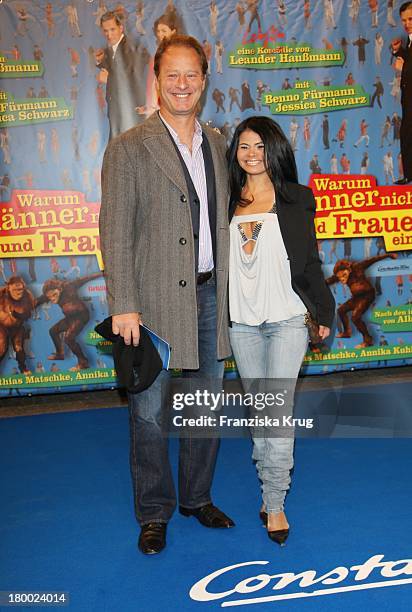 Tom Gerhardt Und Nadja Da Silva Bei Der Premiere Von "Warum Männer Nicht Zuhören Und Frauen Schlecht Einparken Können" Im Cinemaxx In Berlin .