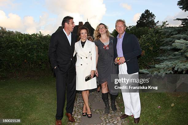 Michael Stich Und Ehefrau Alexandra Mit Johannes B. Kerner Und Ehefrau Britta Becker - Kerner Bei Dem Traditionellen Krebsessen Von Economia Chef...