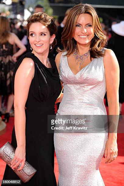 Actresses Tina Fey and Mariska Hargitay arrive at the 61st Primetime Emmy Awards held at the Nokia Theatre on September 20, 2009 in Los Angeles,...