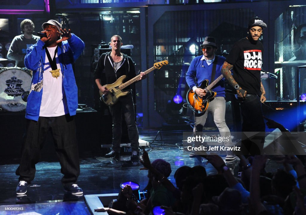 2009 Rappers Rapper KRS-One and musician Travis McCoy onstage at the 2009 VH1 Hip ...