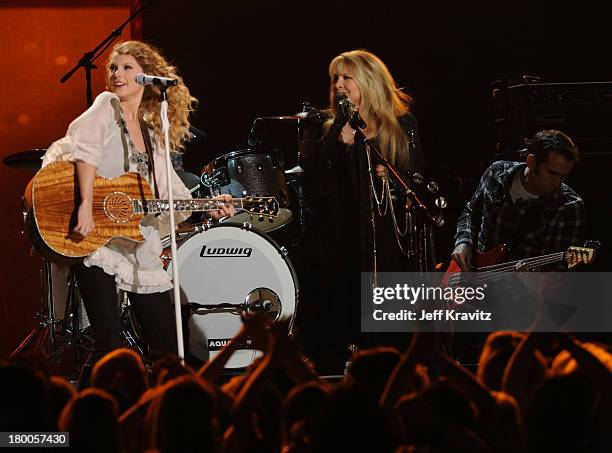 Musicians Taylor Swift and Stevie Nicks perform onstage during the 52nd Annual GRAMMY Awards held at Staples Center on January 31, 2010 in Los...