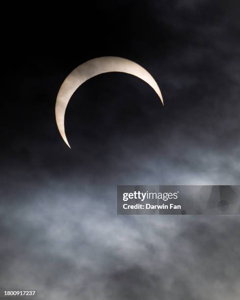 annular solar eclipse 2023 - ringförmige sonnenfinsternis stock-fotos und bilder