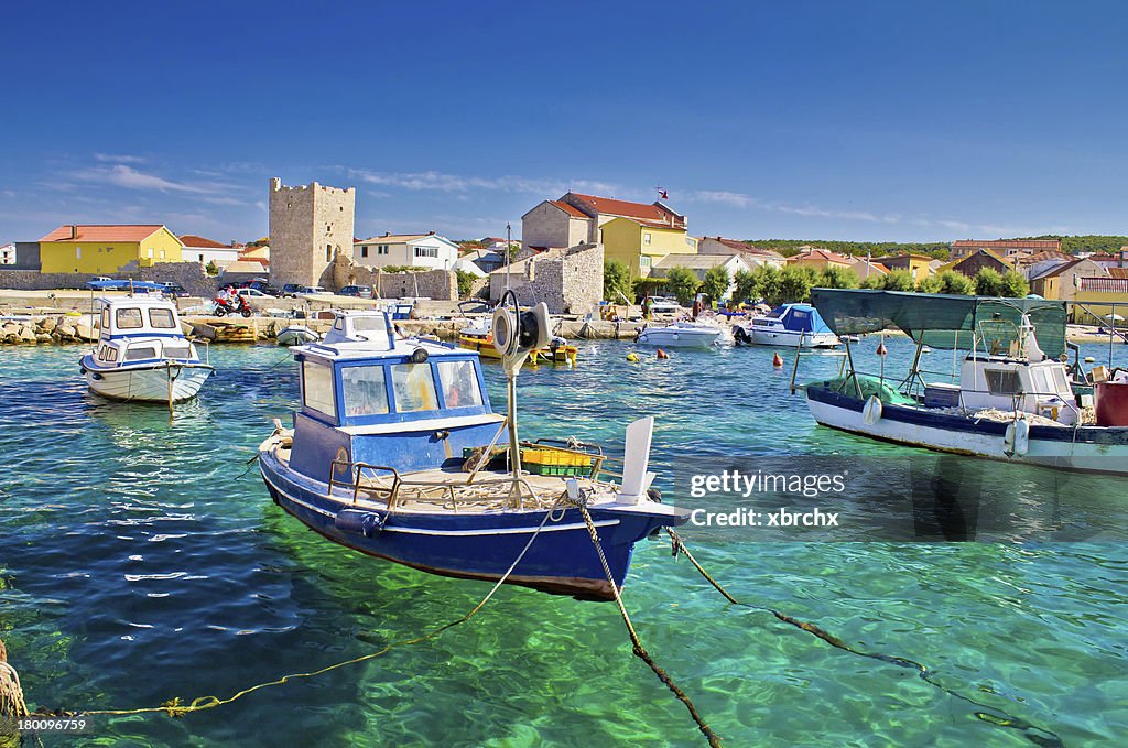 Adriatico città di Razanac colorato waterfront