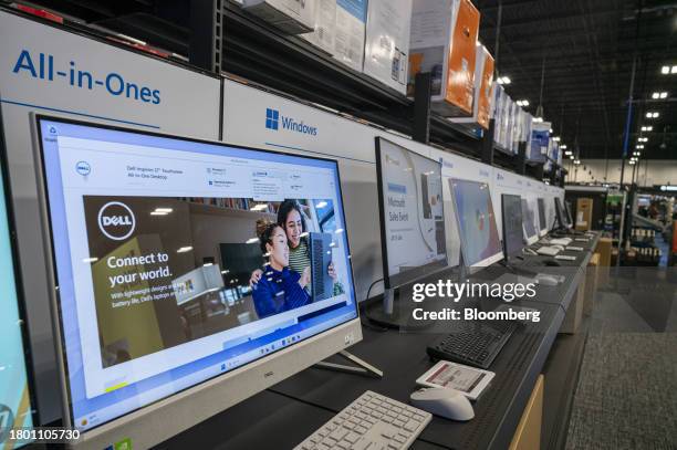 Dell Computer Computer Inside Screen 117,391 Dell Stock Photos, High-Res Pictures, and Images - Getty Images