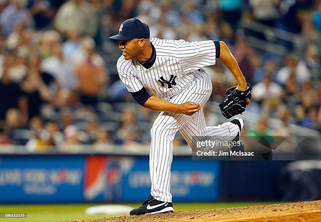 Toronto Blue Jays v New York Yankees