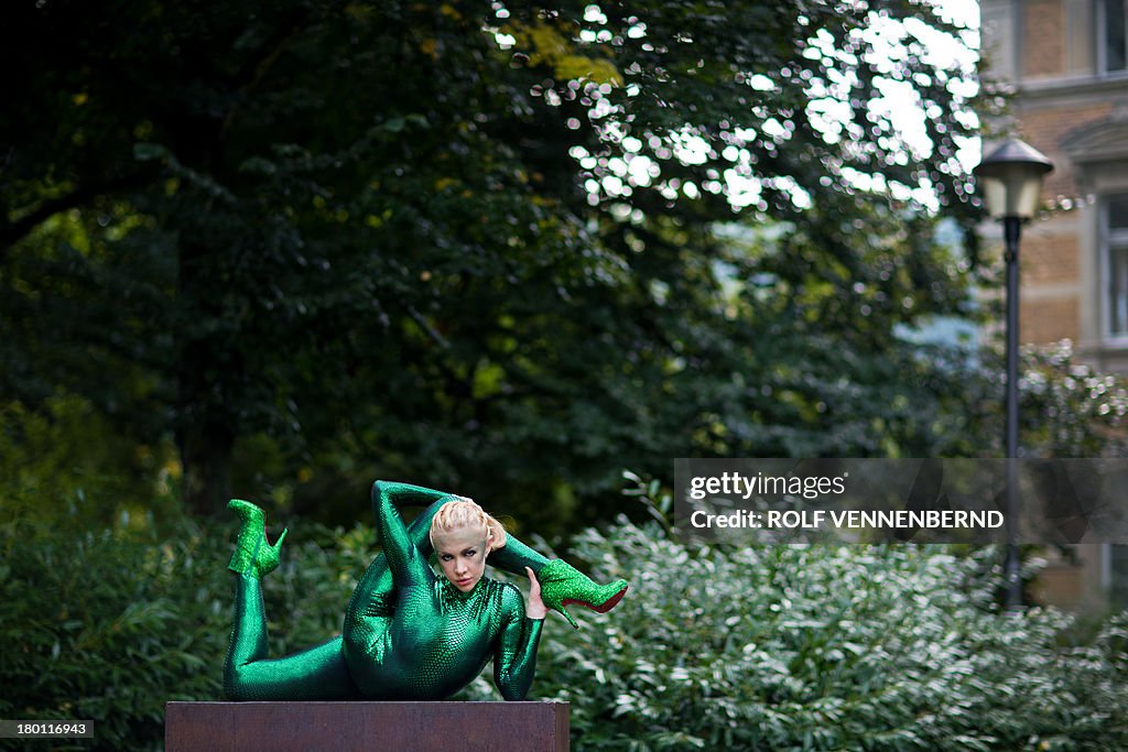 GERMANY-CONTORTIONIST-CONGRESS-OFFBEAT