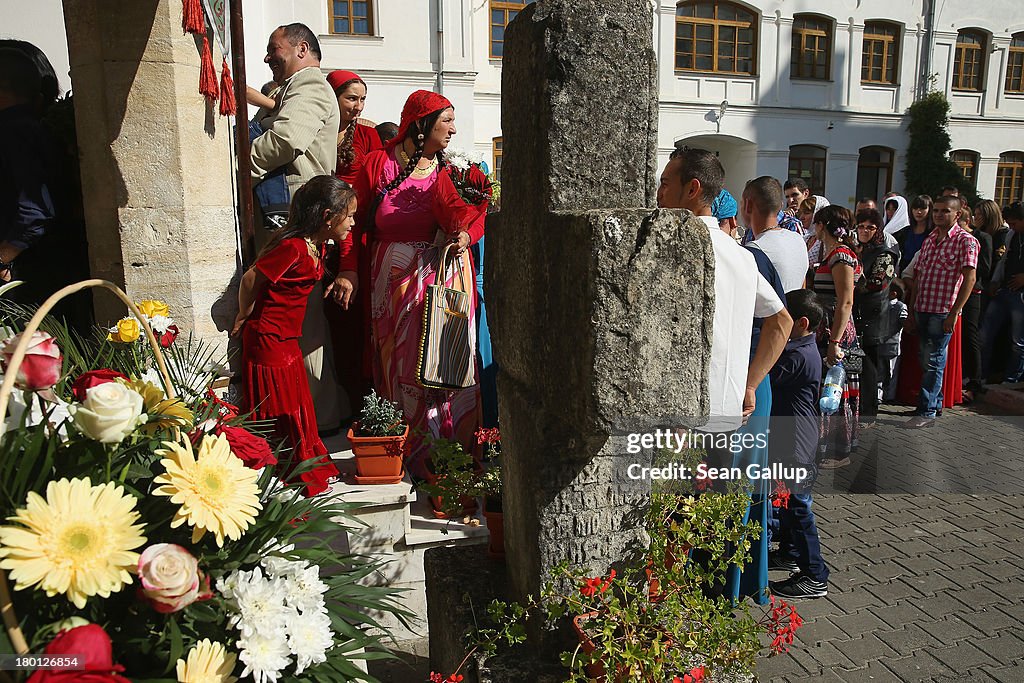 Kalderash Roma Gather For Annual Fest At Bistrita Monastery