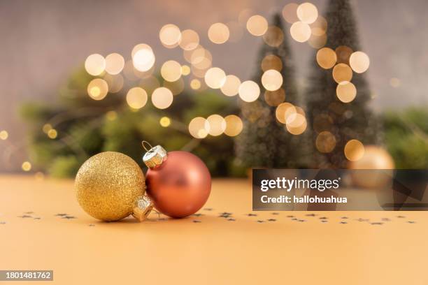 christmas background, christmas balls on the desk. - defocused stock pictures, royalty-free photos & images