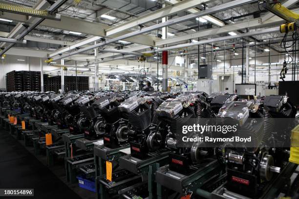 High Ress Engine Twin Cam Engines Photos and Premium High Res Pictures - Getty Images