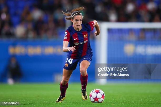 Aitana Bonmati of FC Barcelona run with the ball during the UEFA Women's Champions League group stage match between FC Barcelona and SL Benfica at...