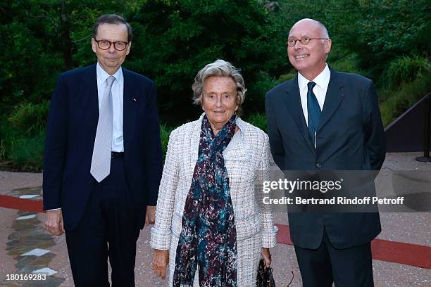 President of the event Louis Schweitzer, Bernadette Chirac and CEO of Quai Branly Museum Stephane Martin attend 'Friends of Quai Branly Museum...