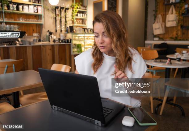 Social Distance Lunch 850 Lunch Room Social Distance Stock Photos, High-Res Pictures, and ...