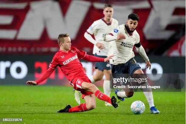 Mathias Kjolo of FC Twente Ismael Saibari of PSV during the Dutch Eredivisie match between Fc Twente v PSV at the De Grolsch Veste on November 25,...