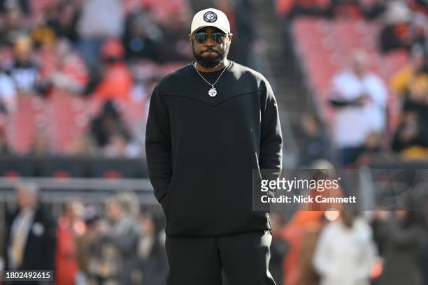 Head coach Mike Tomlin of the Pittsburgh Steelers looks on before the game against the Cleveland Browns at Cleveland Browns Stadium on November 19,...