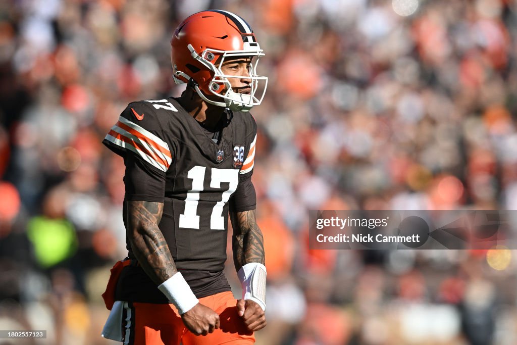 Pittsburgh Steelers v Cleveland Browns